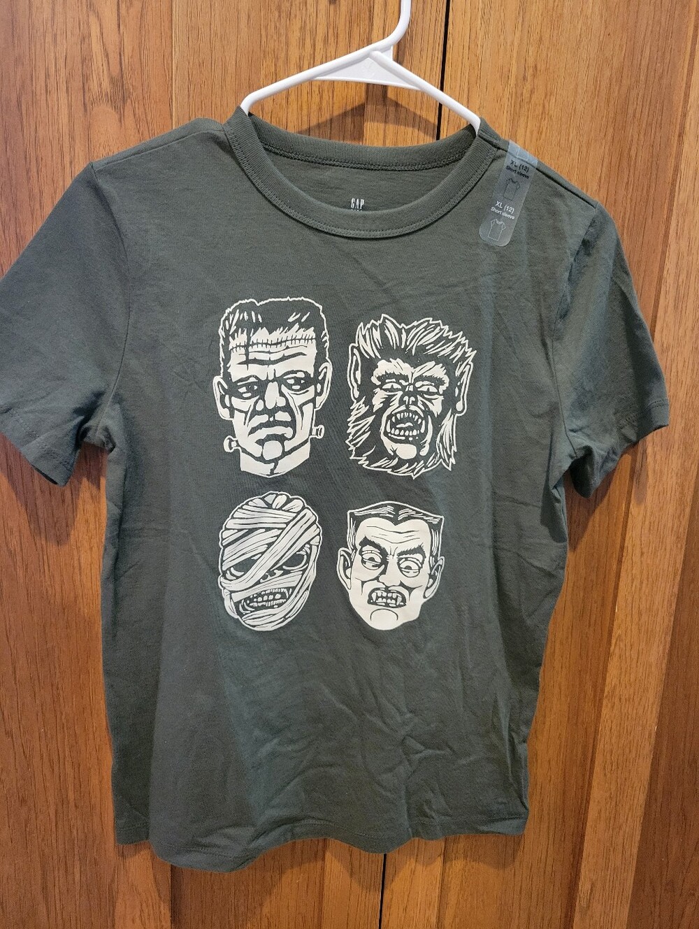 NWT GAP Boys T-shirt  XL (12)